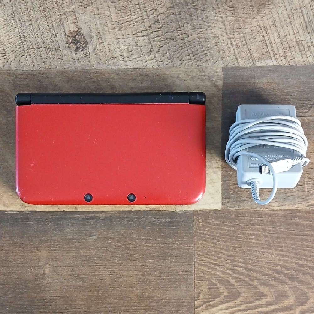 Nintendo 3DS XL Red & Black Handheld Game Console With Charger - Tested
